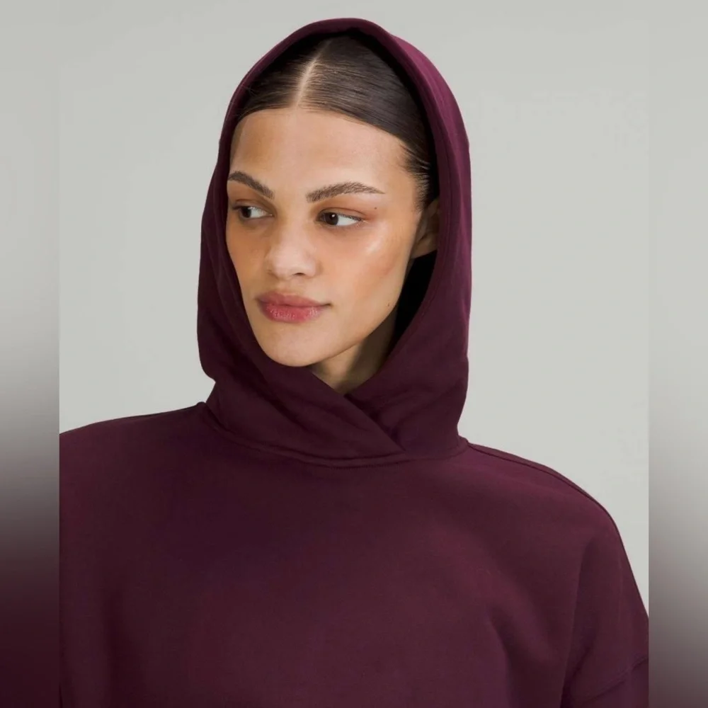 Lululemon Relaxed Cropped Hoodie in Cassis